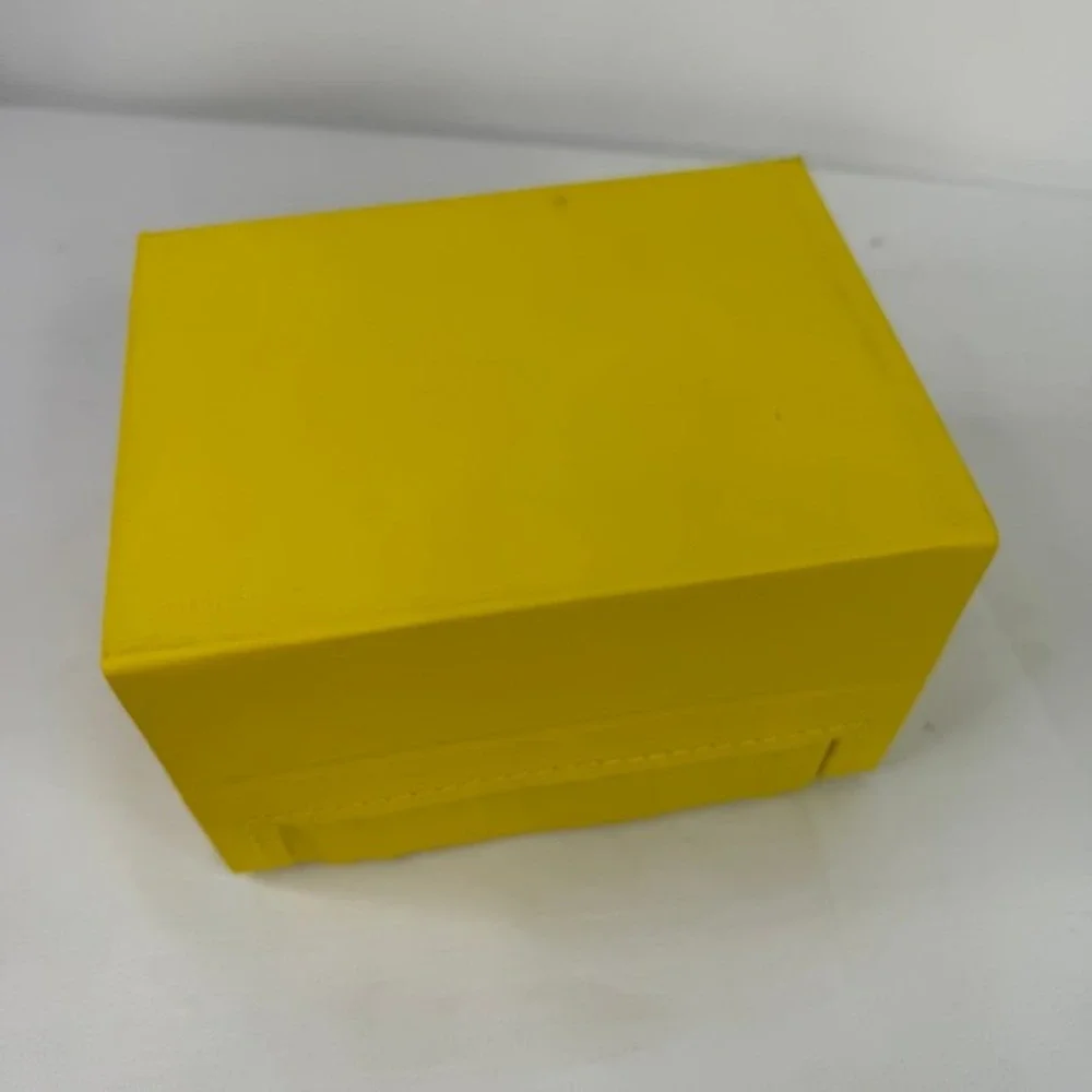 Invicta Watch Box Unisex OS Yellow‎